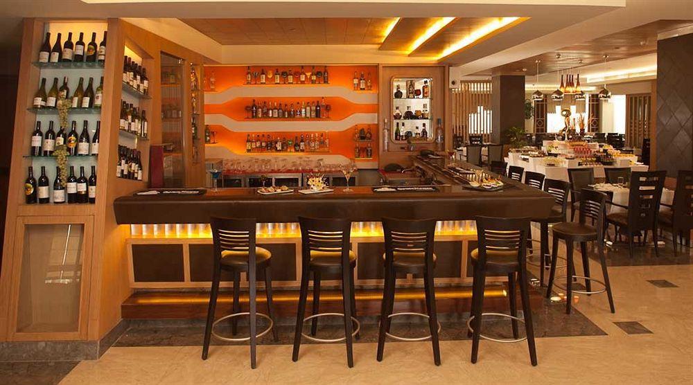 Radisson Blu Suites Gurgaon Exterior photo
